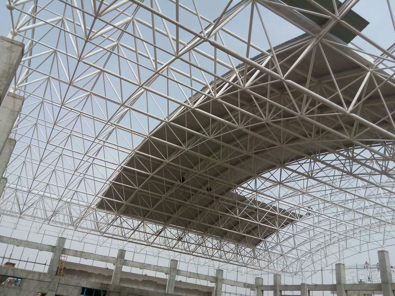 鄂州青岛一汽网架